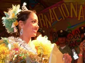 Gissele Vesga Colina de Araca recibió la corona como virreina del Festival Internacional del Joropo de Arauca.