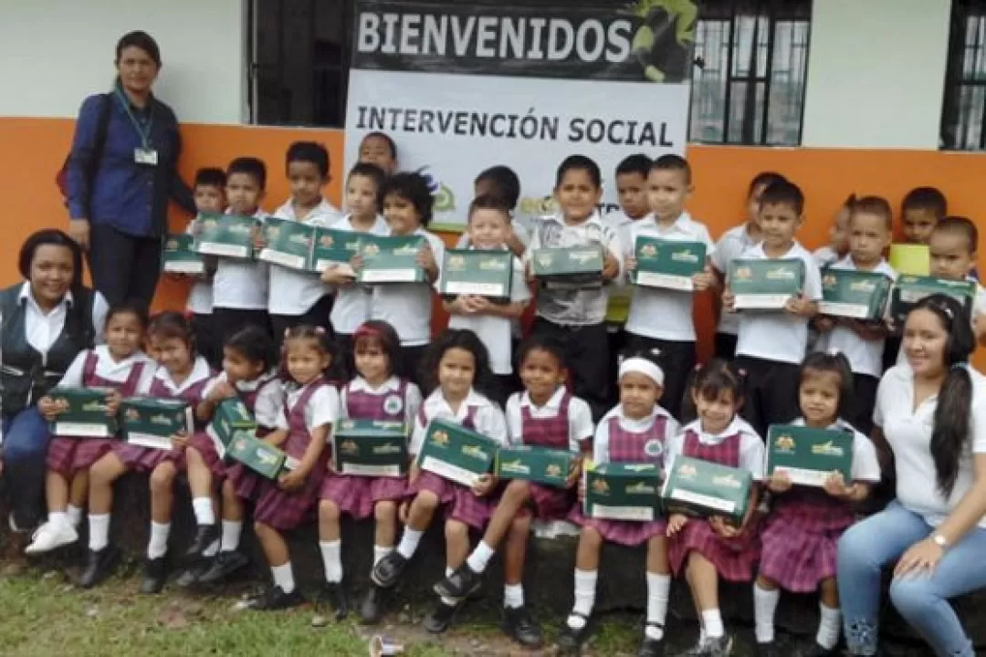 12.293 niñas y niños del Meta cuentan con dotación de calzado escolar gracias a alianza entre Gobierno Departamental y la empresa privada.