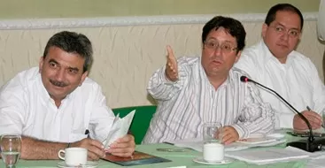 El Vicepresidente Francisco Santos presentó a las autoridades del Meta el Plan Regiones,  que busca fortalecer la capacidad departamental y municipal en los programas  de Derechos Humanos  y Derecho Internacional Humanitario.