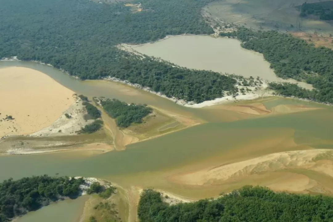 En el departamento de Vichada encontrarán el primer río protegido de Colombia, playas que no tienen mar, así como avistamiento de aves y delfines rosados durante todo el año.