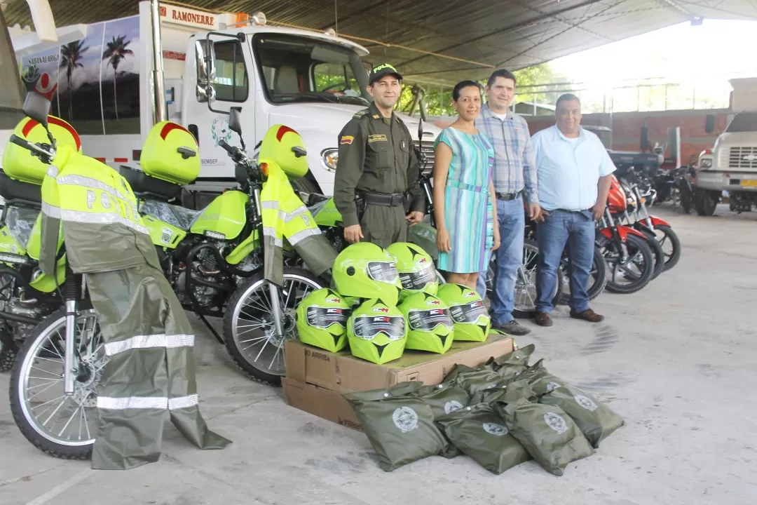 La Administración Municipal entregó en calidad de donación nueve motocicletas uniformadas, con el objetivo de fortalecer la seguridad del municipio de Sabanalarga.