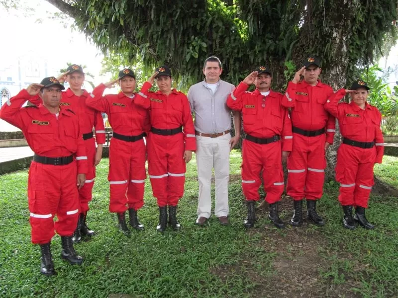 El Cuerpo de Bomberos de Sabanalarga, en el departamento de Casanare recibieron una dotación de 12 kits de uniformes.