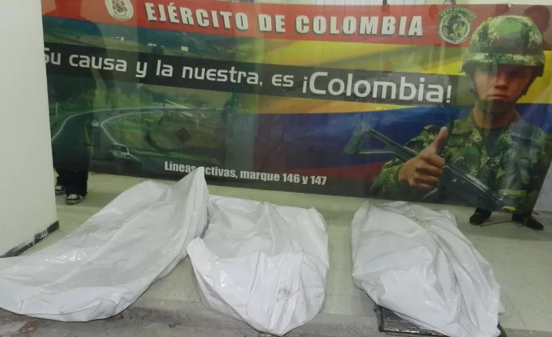 El Ejército informó que los tres presuntos guerrilleros muertos atentaron contra un puestro de control, dejando a dos soldados heridos.