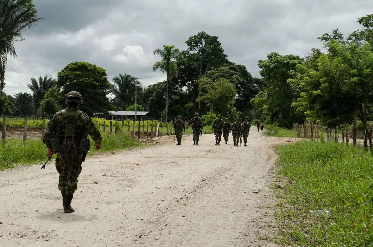 Autoridades analizan carne para determinar la sustancia usada por las guerrillas para envenenar a ocho soldados en El Botalón, Tame.