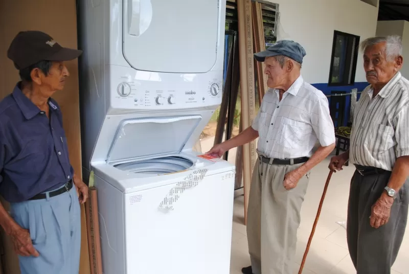 70 adultos mayores se beneficiarán de la dotación entregada por la gobernación de Arauca al geriatico del municipio de Tame.