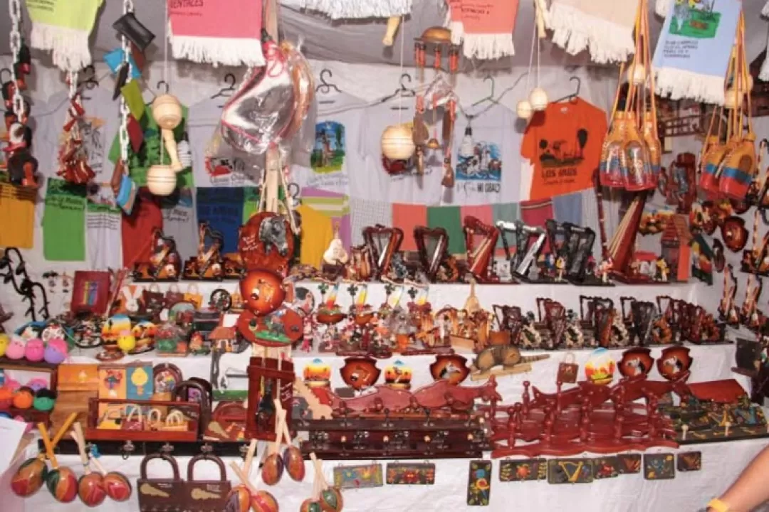 Artesanos reconocen apoyo de Corcumvi para la “XXV Feria Artesanal, Micro Empresarial y Gastronómica” que se realiza en Villavicencio.