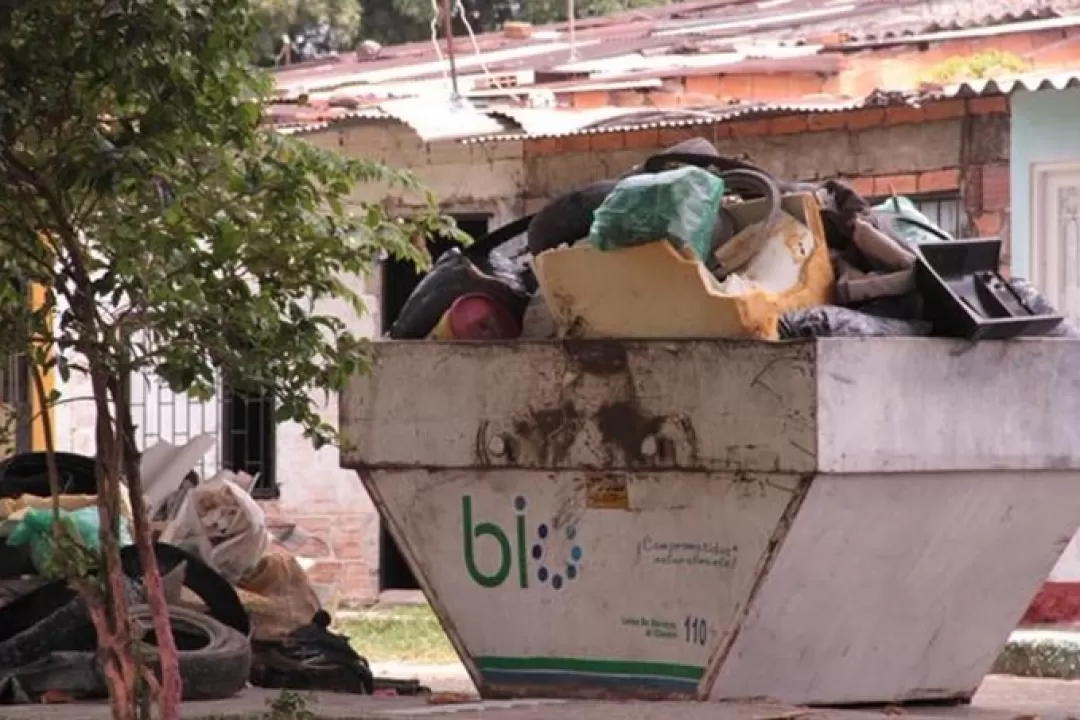El alcalde de Villavicencio, Juan Guillermo Zuluaga, sancionó el Acuerdo 261 de 2015 por medio del cual se modifica el Acuerdo 200 de 2013 del Comparendo Ambiental y se dictan otras disposiciones