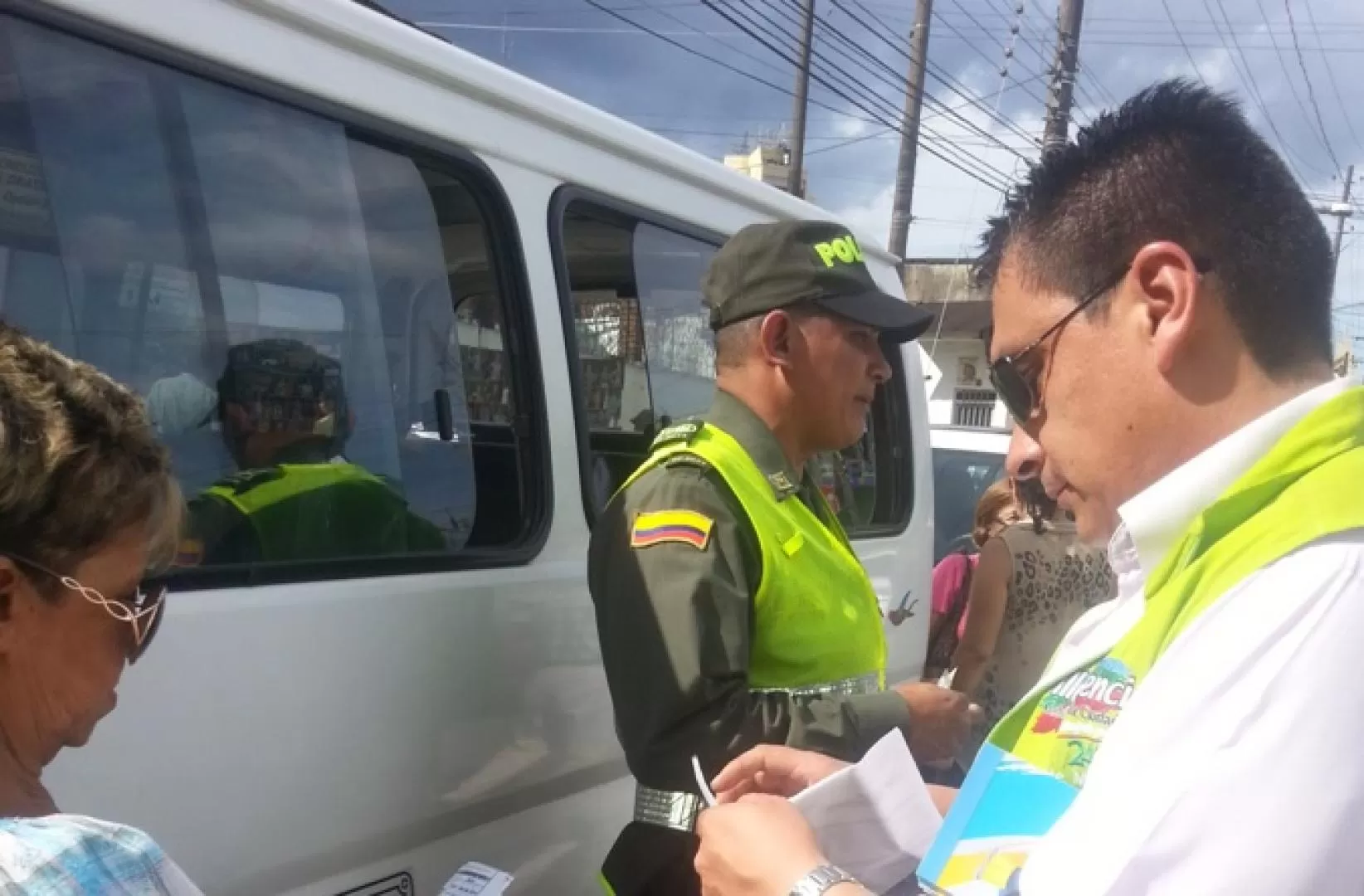 En Villavicencio la Secretaría de movilidad intensificó los operativos de seguridad al transporte público escolar,sometiendo estos vehículos a rigurosos controles por parte de las autoridades de tránsito
