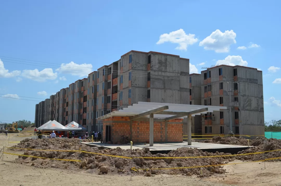 Cerca de mil viviendas gratis podrían construirse en la capital araucana. Alcalde de Arauca radicó proyecto ante Findeter.