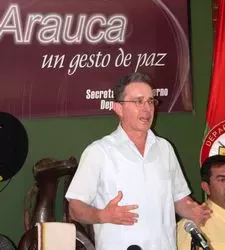 En su visita a Arauca, El presidente Álvaro Uribe Vélez, dijo que ve con ilusión el inicio de una nueva etapa  con Venezuela, los dos paises lucharán juntos para cerrarle el paso al terrorismo, el secuestro y el narcotráfico que lo financia.