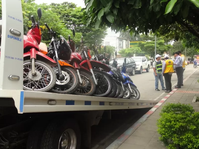 Inmovilización de 17 motocicletas y 4 vehículos, por obstaculizar el espacio público de Yopal.