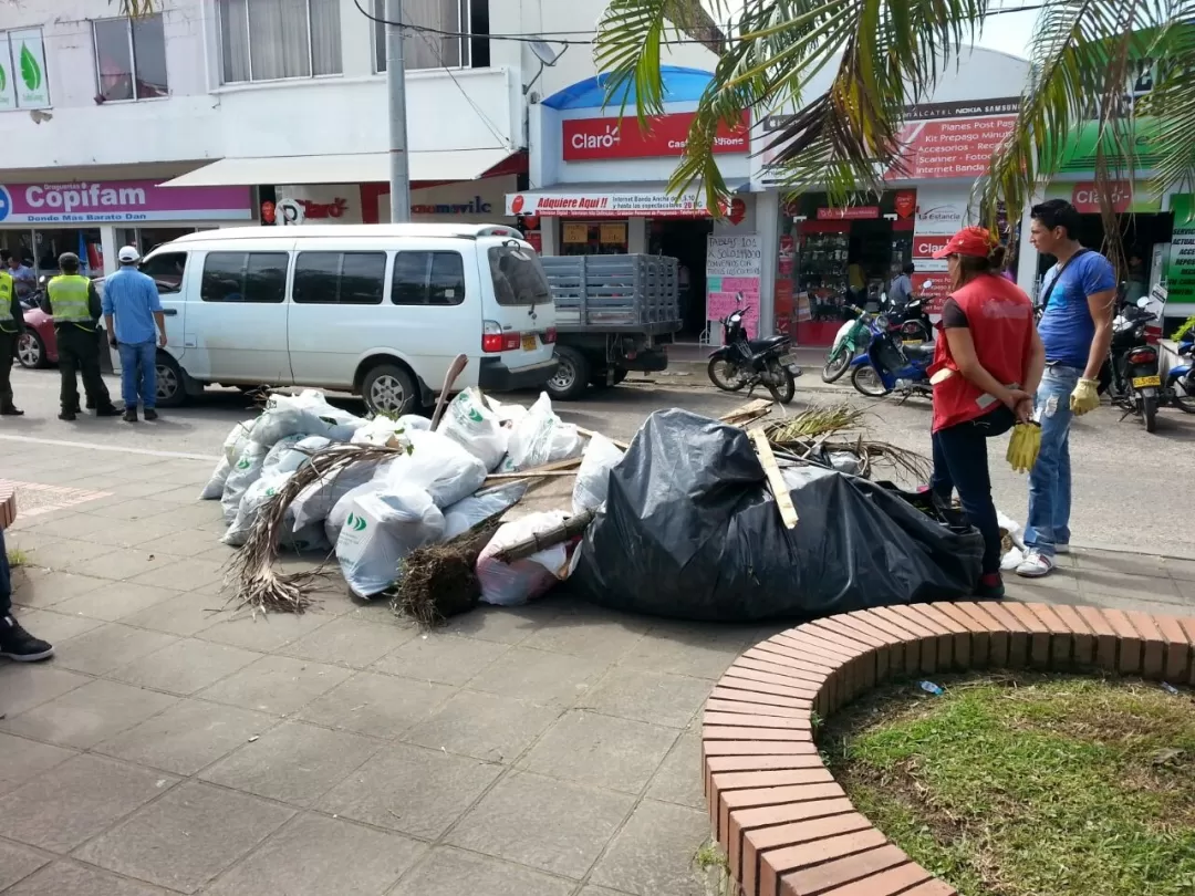 Autoridades de Yopal buscan concientizar a la comunidad para que no saquen la basura en horarios no determinados.