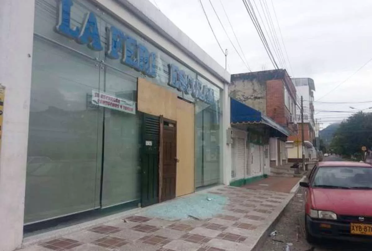 En más de mil quinientos millones de peso cuantificaron daños por vandalismo en Yopal. Foto: @BetoMora10.