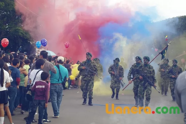 Desfile militar realizado en Arauca el 7 de agosto de 2011, celebración de la Batalla del Puente de Boyacá, donde Simón Bolívar sello la libertad de la Nueva Granada.