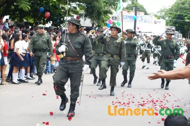 Desfile militar realizado en Arauca el 7 de agosto de 2011.