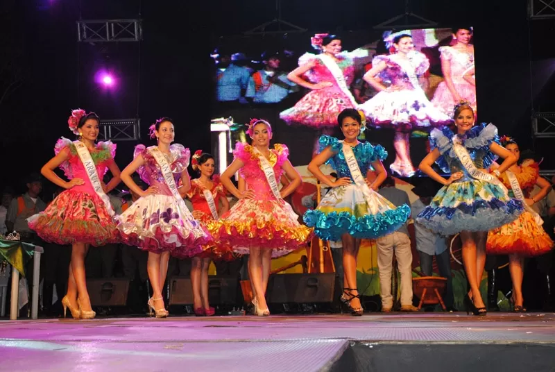 Las cinco finalista del Reinado Internacional del Joropo.