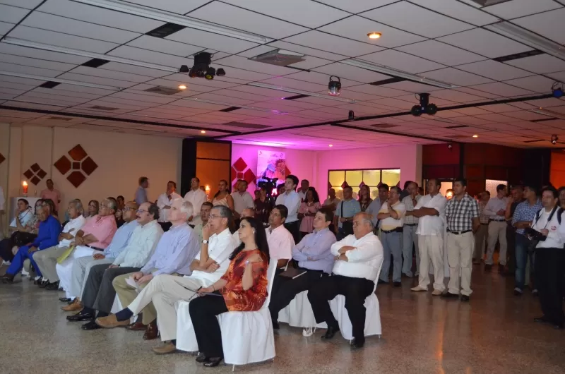 Distintas personalidades de la ciudad de Arauca se hicieron presentes en  el lanzamiento del libro Caño Limón canto al fuego.