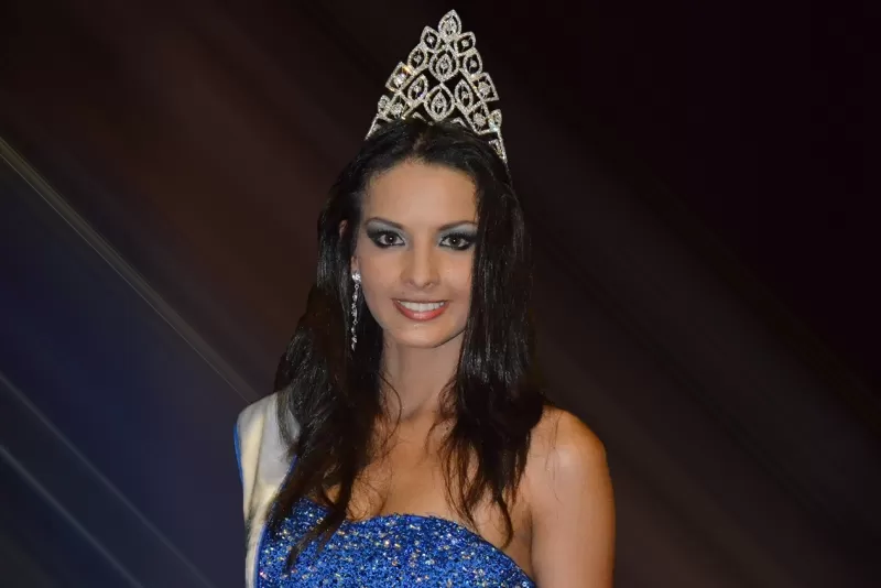 En evento realizado en la plaza Bolívar de la capital departamental se hizo presentación de la Señorita Arauca al Reinado Nacional en Cartagena.