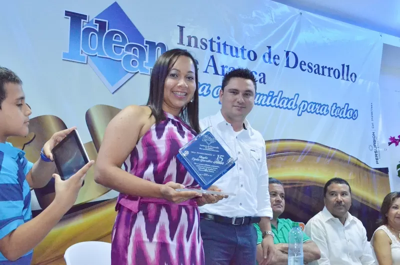 Distinción a empleados