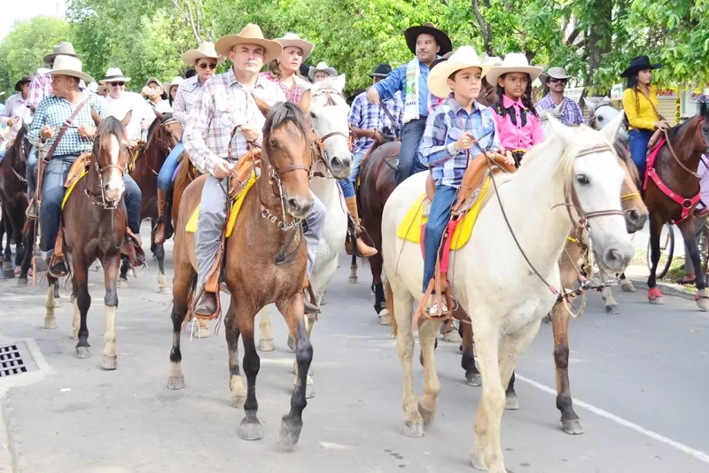 La cabalgata del Día de la Araucanidad que celebra en Arauca.