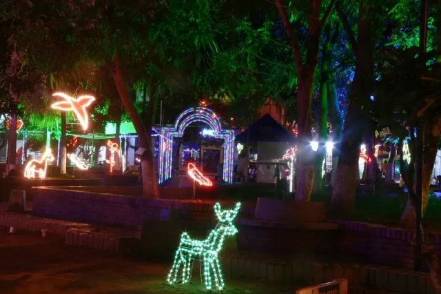 Luces de navidad en la ciudad de Arauca. Parque Simón Bolivar.