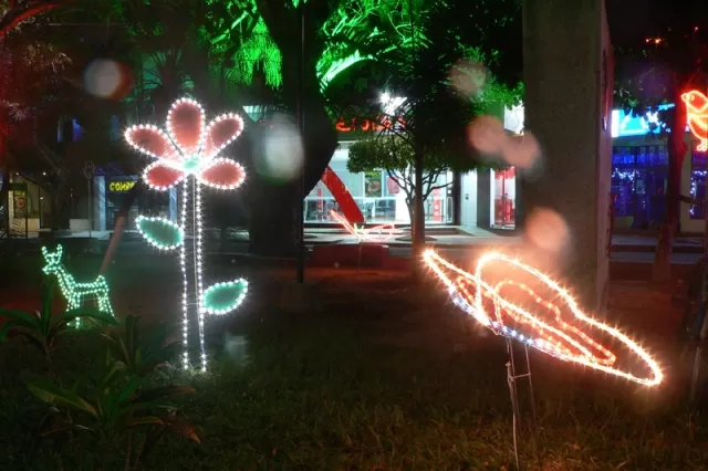 Luces de navidad en la ciudad de Arauca. Parque Simón Bolivar.