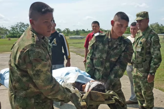 La guerrillera herida fue llevada al Hospital San Vicente de Arauca, donde según información del Ejército se recupera satisfactoriamente.