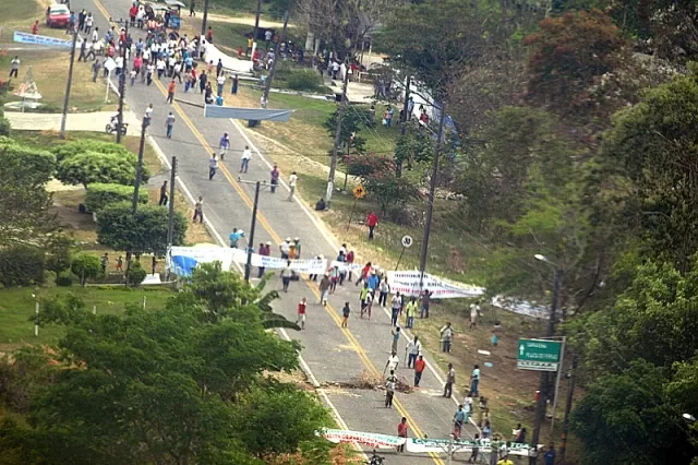 Bloqueo de la vía en Saravena
