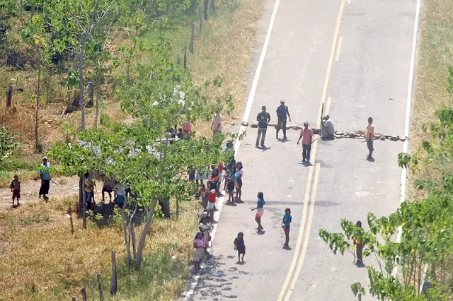 Indigenas en Betoyes, Tame