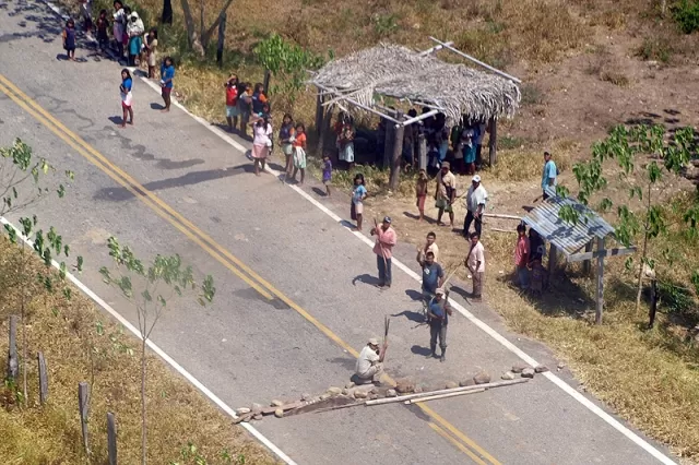 Indígenas concentrados en Betoyes, Tame.