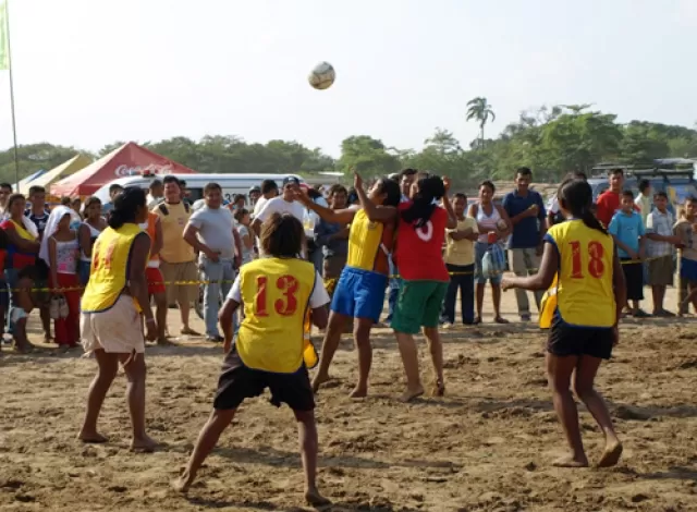 Futbol playa en el binacional de Verano.