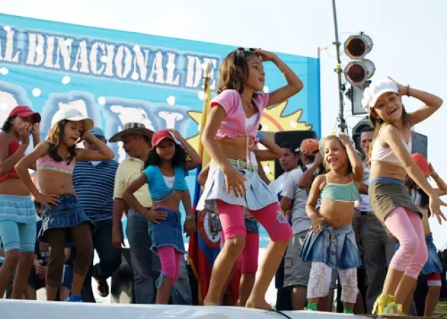 Actividades culturales en el primer Festival Binacional de Verano.