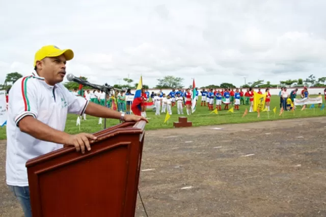 Wiilliam Reyes Alcalde de Arauca en la  inaguración del campeonato nacional división C