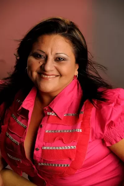 Del Elorza, estado Apure, Venezuela es la cantante de música llanera, Mayra Tovar.