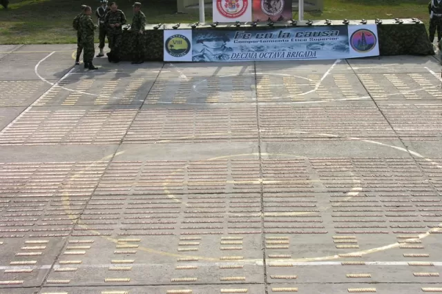 41 mil cartuchos de diferentes calibres fueron incautados a las Farc en la vereda Cinaruco de Arauca a 5 kilometros de Venezuela.