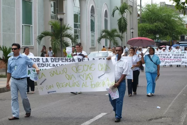 La salud marcho por la defensa de las regalías.