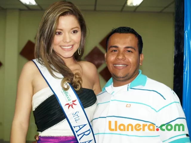 Gina Valentina Díaz Mantilla y Daniel Martínez, corresponsal de RCN tv en Arauca.