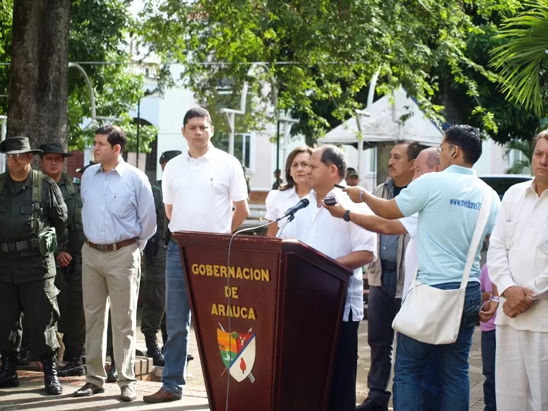 El Gobernador de Arauca dió inicio al proceso electoral en la capital del departamento de Arauca a las 8 de la mañana.
