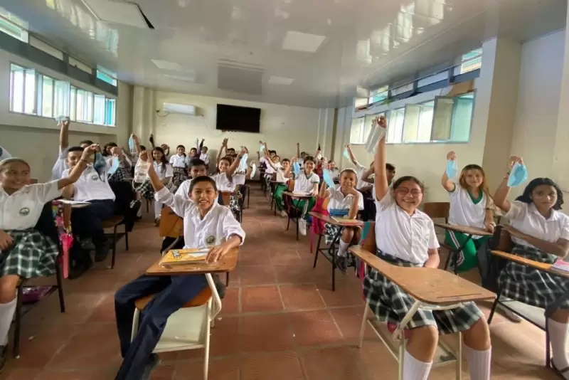 Estudiantes del colegio La Inmaculada del municipio de Puerto Rondón, dicen adiós a tapaboca.