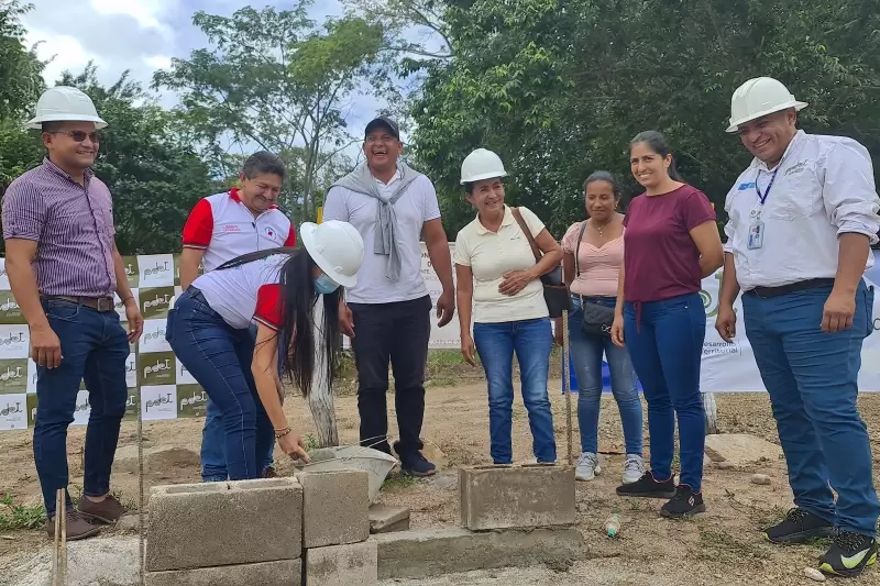 Desde la vereda San Pedro, del municipio PDET de Tame, Arauca, se realizó el acto de primera piedra para la construcción de 538 baterías sanitarias. Este proyecto cuenta con una inversión de $11.700 millones con recursos de OCAD Paz.