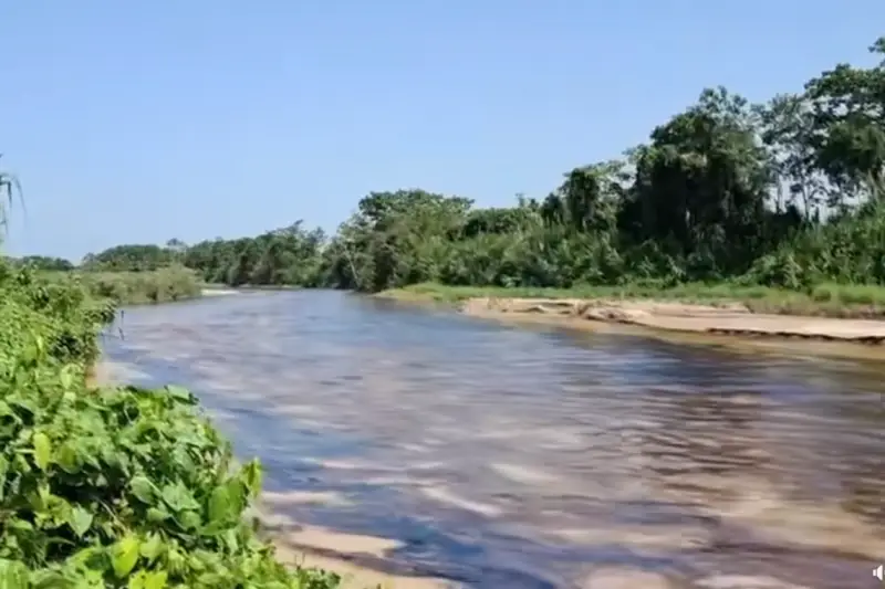 Atentado al oleoducto Bicentenario en Arauca genera emergencia ambiental: crudo contaminó el río Caranal