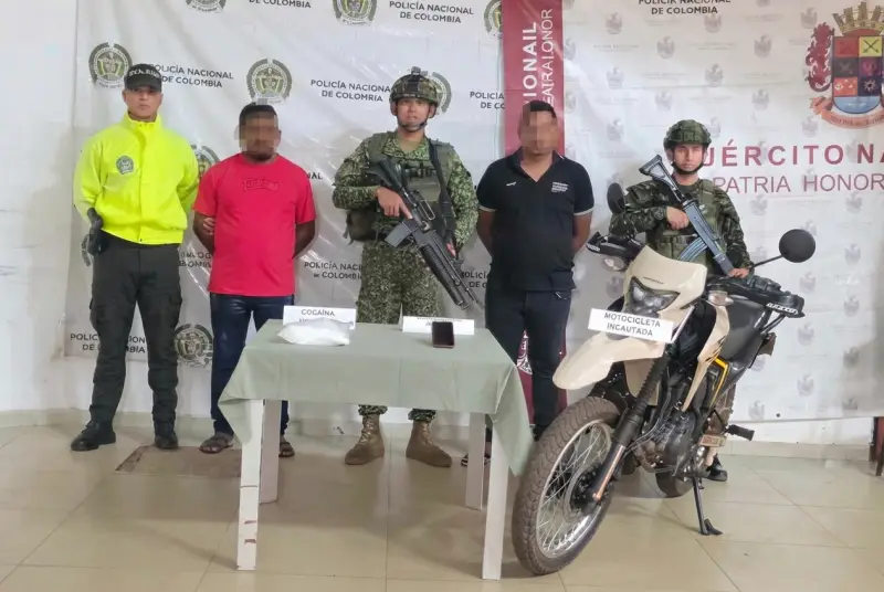 e incautaron un kilo de coca que tenían en su poder.
