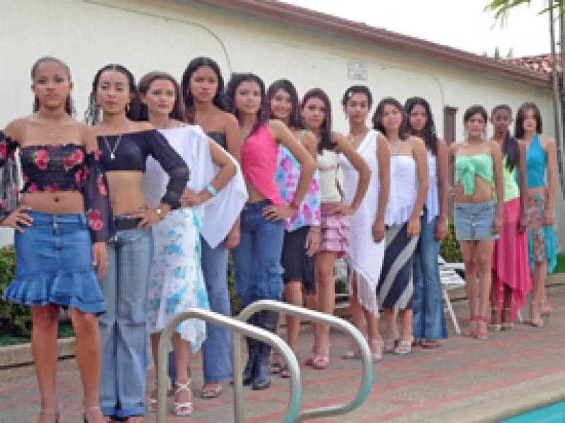 Lanzamiento del concurso modelo estudiantil 2005 en Arauca que se realizará el próximo 20 agosto.