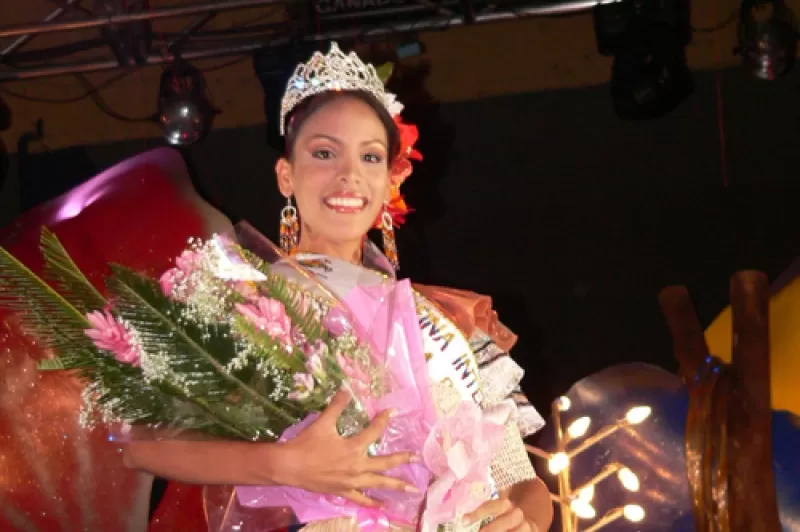Astrid Simanay Rivero representante del Estado Vargas Venezuela, fue Coronada como la nueva reina Internacional de Joropo y la belleza llanera.