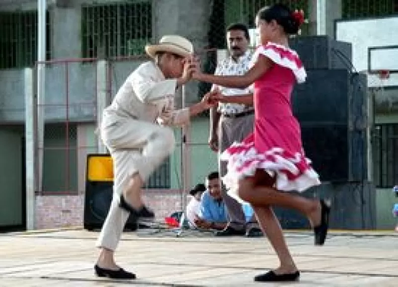 El baile del joropo es el rey el los reyes del joropo que se realiza en Arauca.