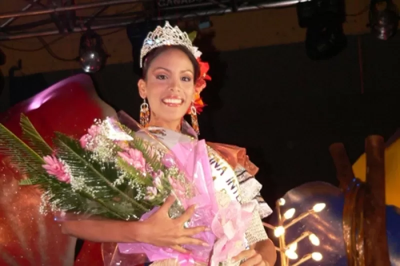 Astrid Simanay Rivero del estado Vargas, Venezuela nueva Reina Internacional del Joropo y la Belleza llanera.