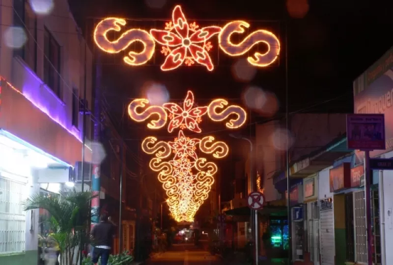 Luces de navidad en la ciudad de Arauca. Paseo Carlos Gaona.