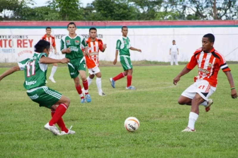 Partido entre Llaneros FC de Arauca y Barinas de Venezuela.
