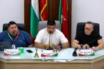 A la izquierda en la foto, quiere que se regule el uso de celulares en colegios de Arauca.