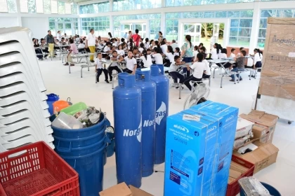 Dos instituciones educativas oficiales de la capital araucana recibieron nuevos restaurantes escolares, adecuados por la Administración Municipal.
